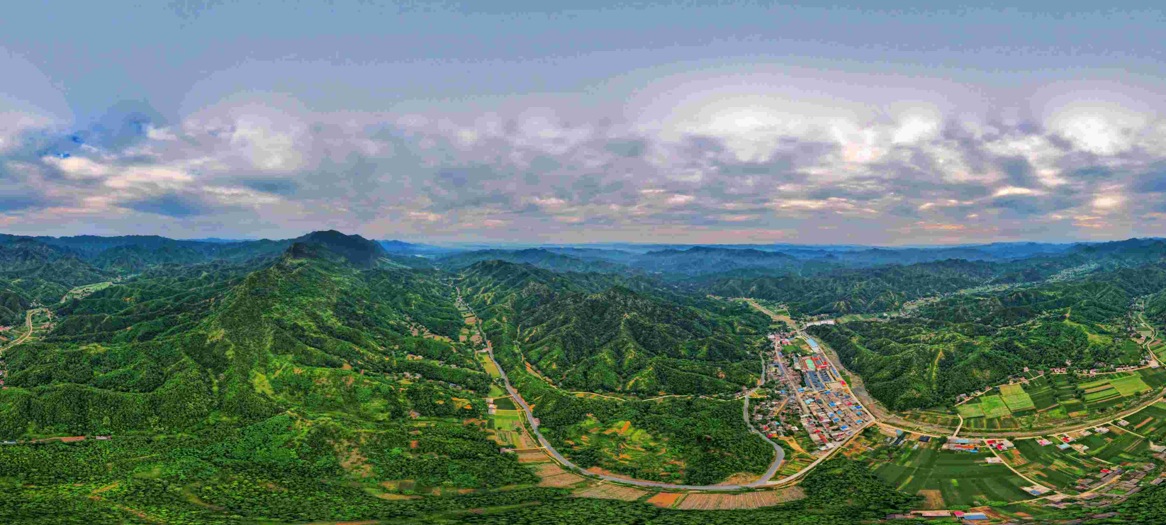 《红军路》卢氏县兰草村 何跃伟13569692555.jpg
